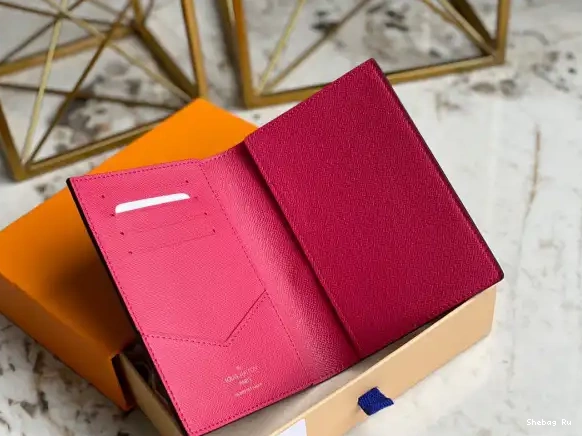 COVER LOUIS PASSPORT VUITTON 0527